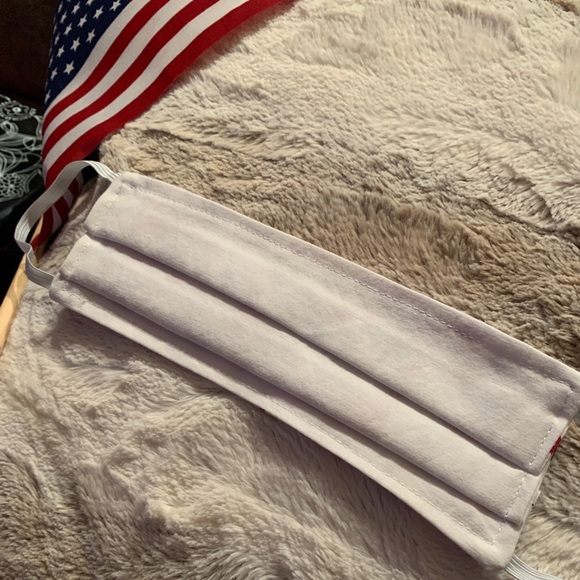 PROTECTIVE FACE MASK - Picture 3 of 5